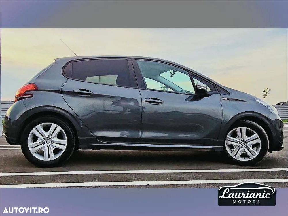 Peugeot 208 1.2 L PureTech Style - 11