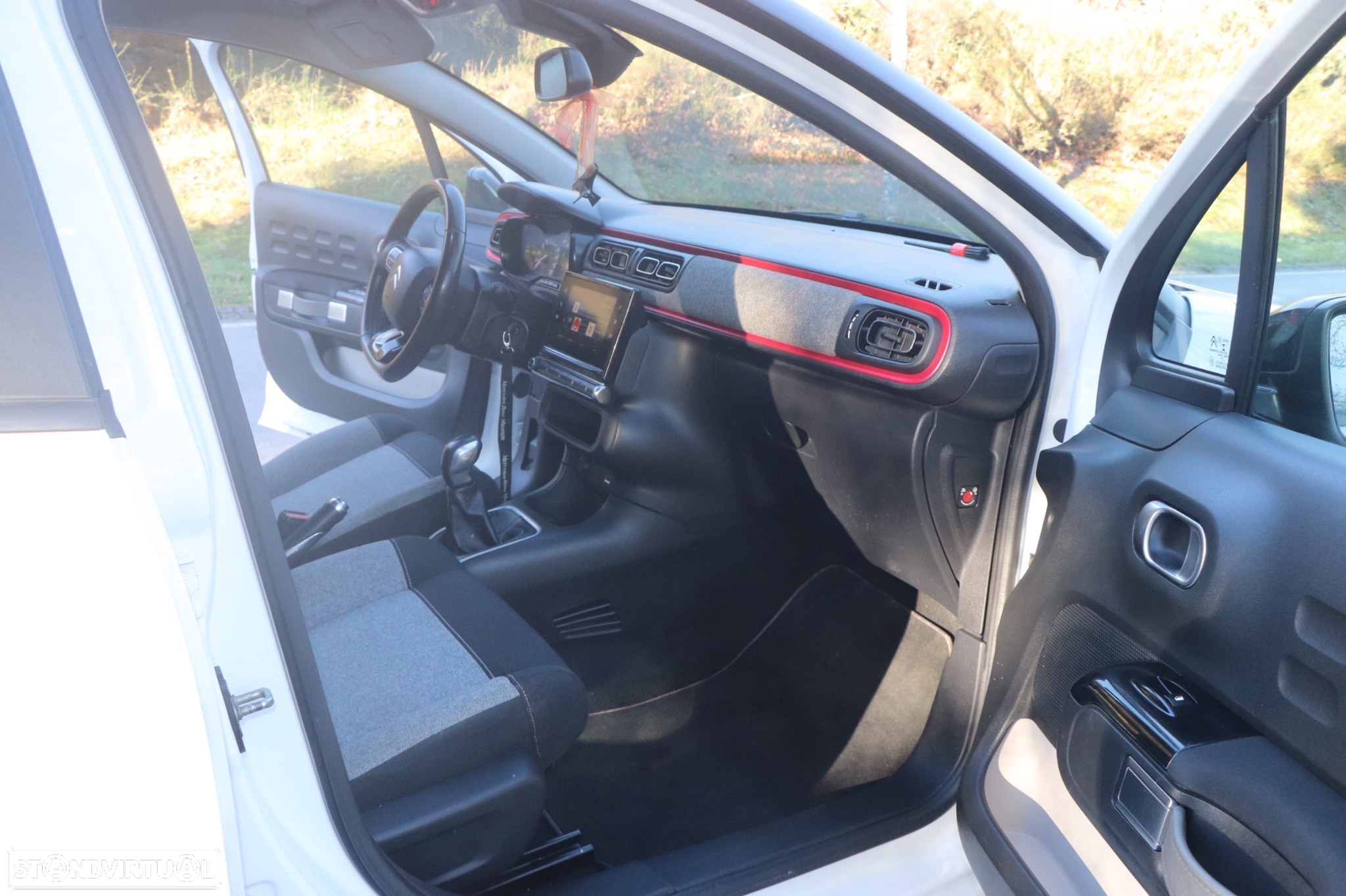 Citroën C3 1.2 PureTech Shine - 9