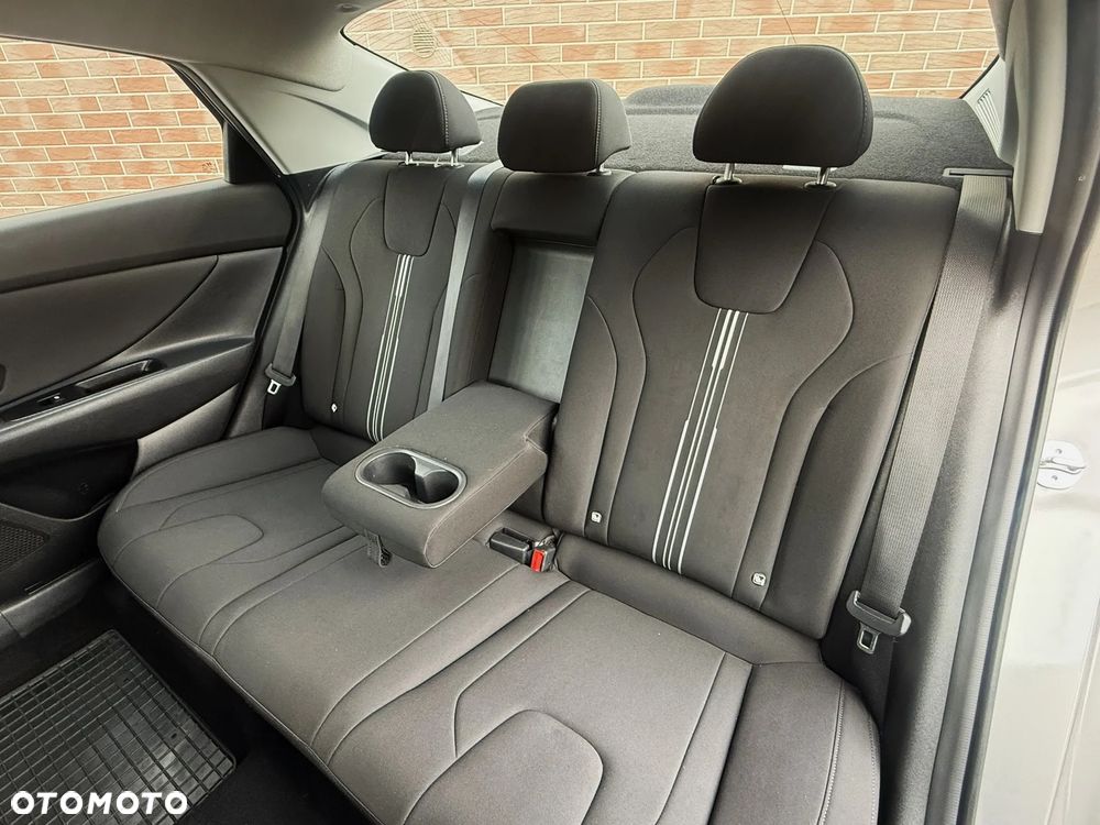 Hyundai Elantra 1.6 Smart CVT - 10