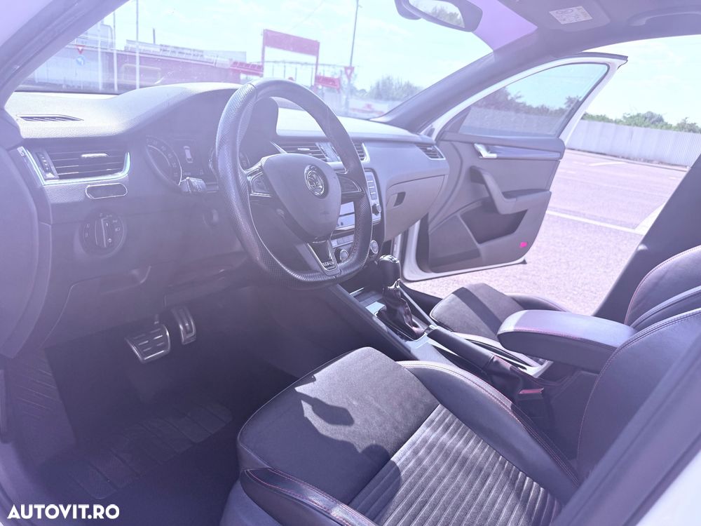 Skoda Octavia 2.0 TDI RS DSG - 21