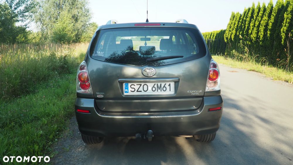 Toyota Corolla Verso - 11