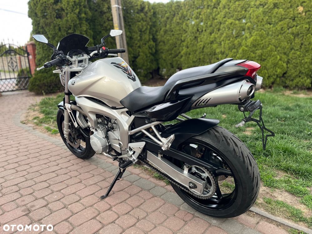 Yamaha FZ6 - 11