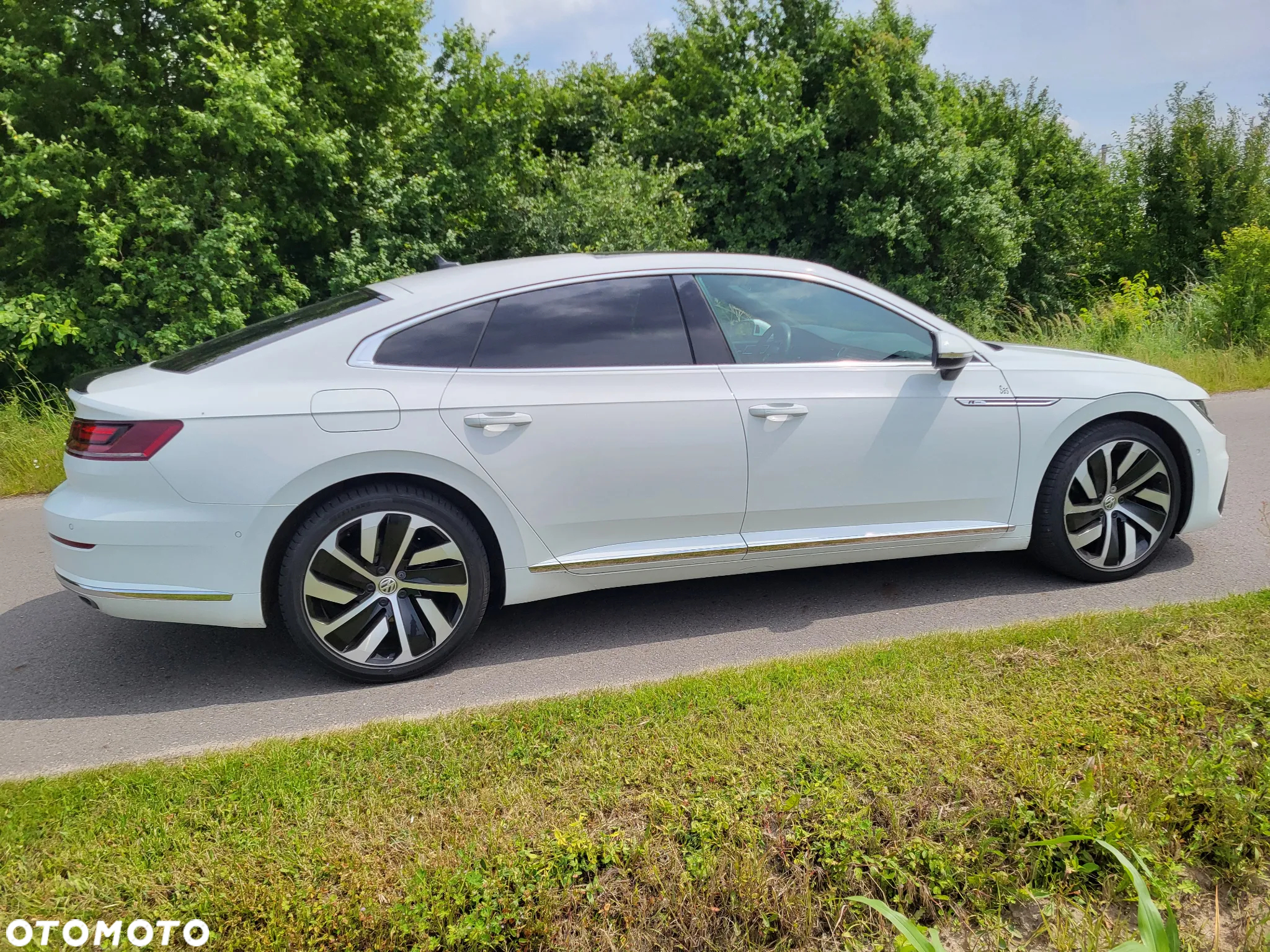 Volkswagen Arteon 2.0 TDI SCR DSG R-Line Edition - 8