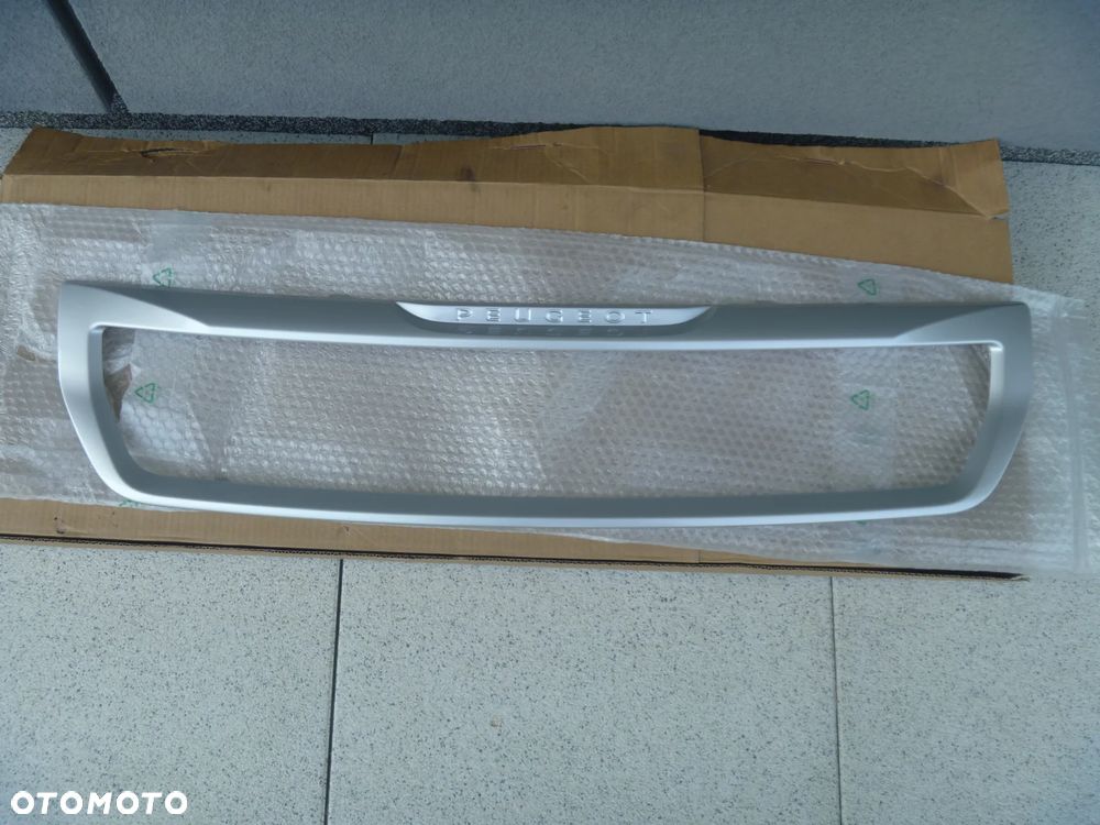 PEUGEOT PARTNER III LIFT ATRAPA LISTWA ATRAPY NOWA ORYGINAŁ 9810964780 - 1