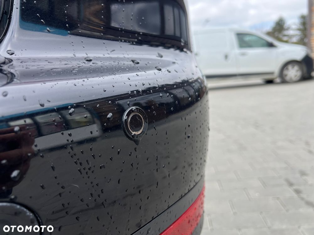 Volkswagen Touran 1.9 TDI Conceptline - 21