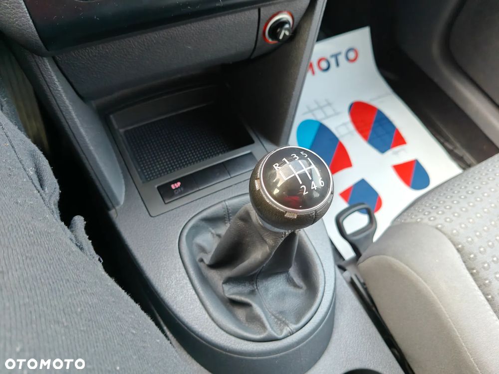 Volkswagen Touran 2.0 FSI Highline - 26