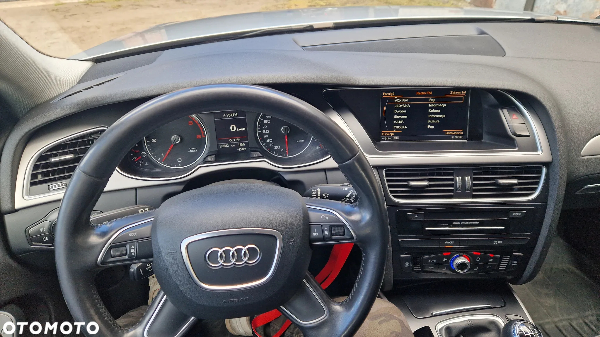 Audi A4 Avant 2.0 TDI ultra DPF Attraction - 6