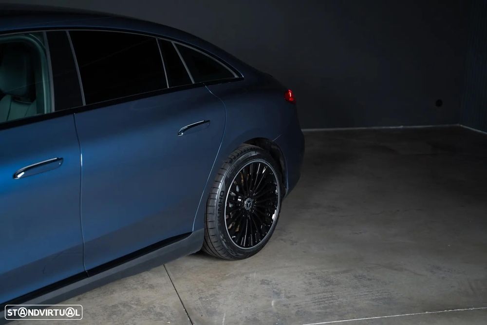 Mercedes-Benz EQE 300 Electric Art — fotografia 10