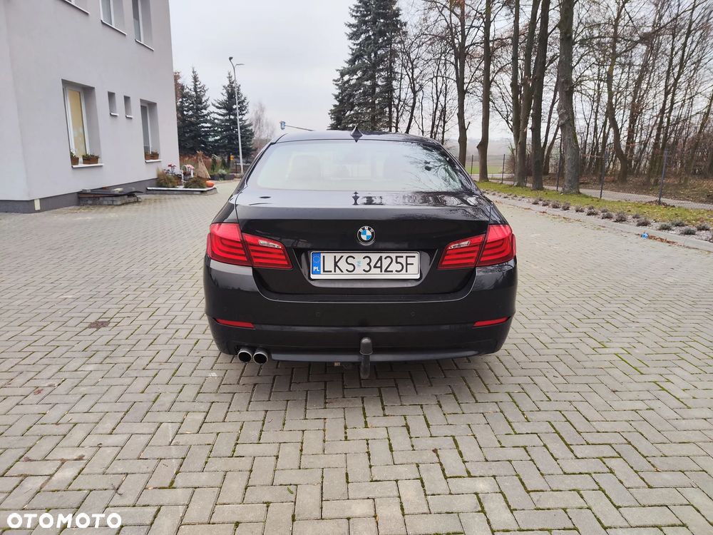 BMW Seria 5 525d xDrive Sport-Aut Luxury Line - 7