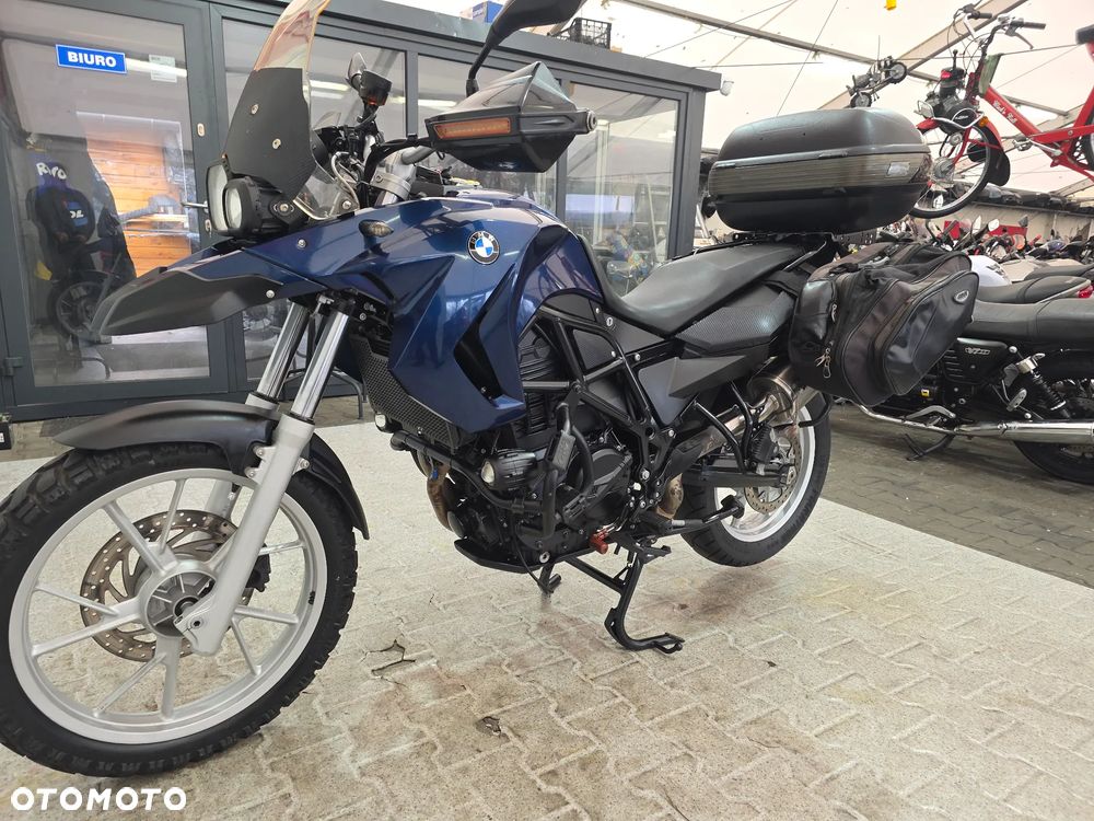 BMW F - 21