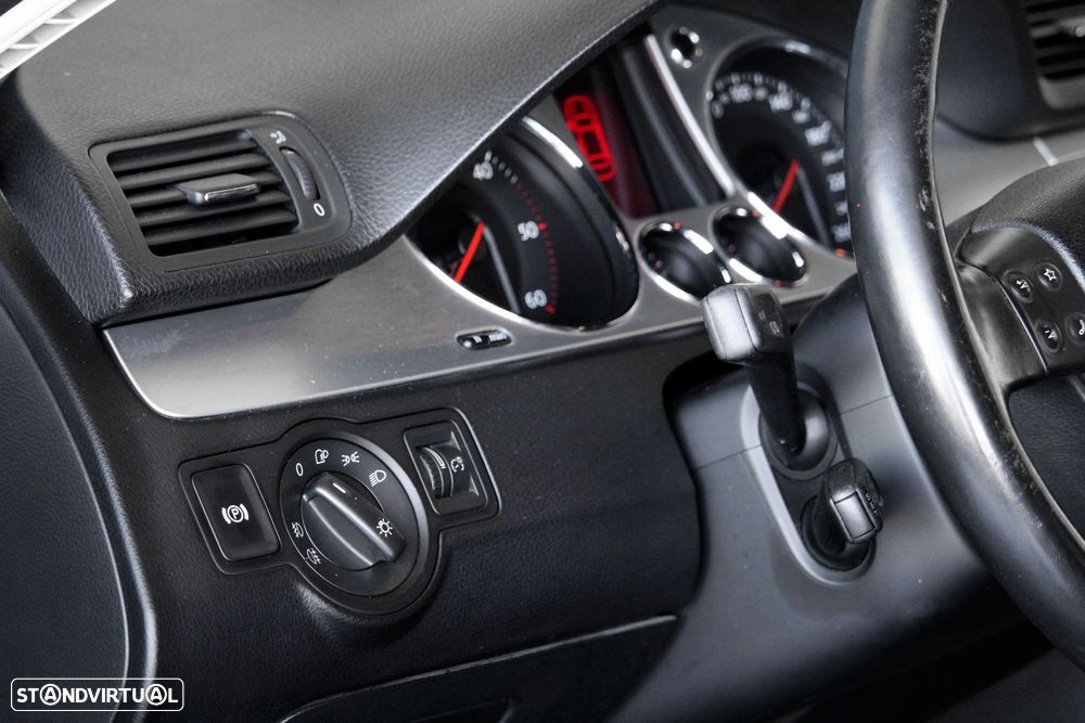 VW Passat Variant 2.0 TDi Highline - 9