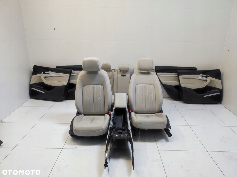 wnętrze fotele kanapa boczki tapicerka tunel środkowy eu audi q8 e-tron - 1