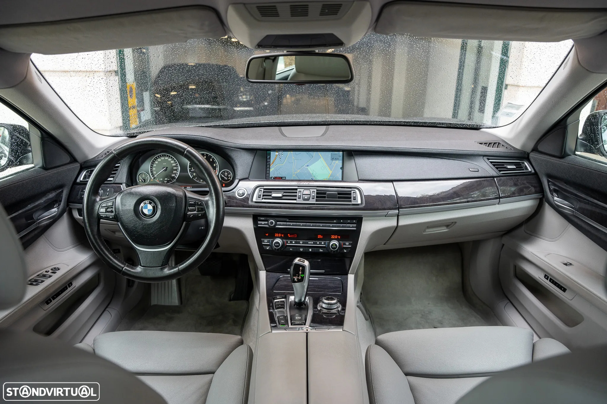 BMW 750 Li - 8