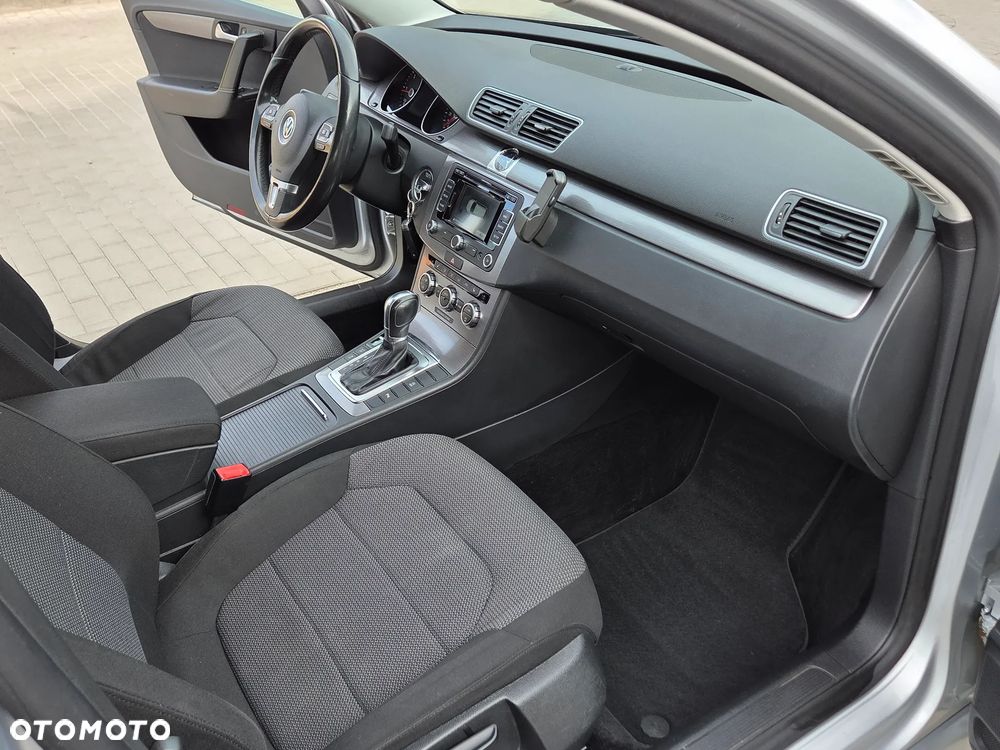 Volkswagen Passat 2.0 Blue TDI DSG SCR Comfortline - 22