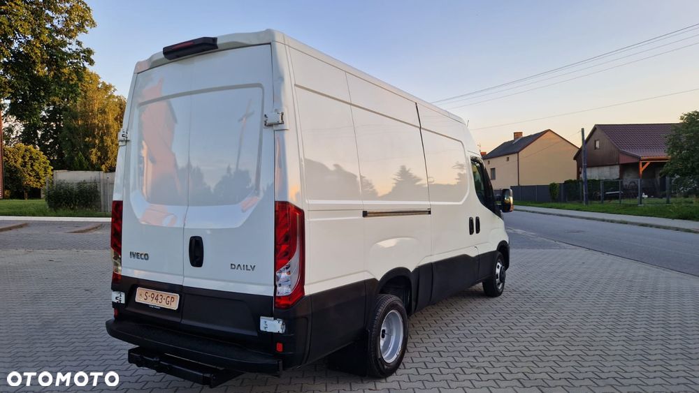 Iveco DAILY 35 Klima Elektryka Tempomat Na Bliźniaku Furgon 3os. Hak Serwis - 34