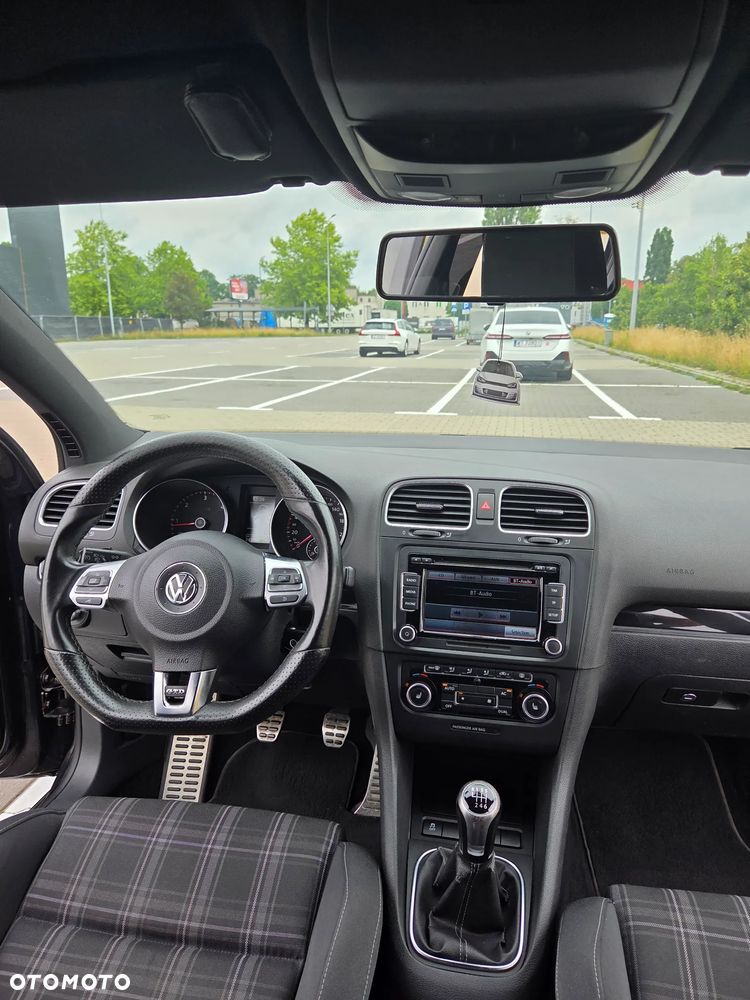 Volkswagen Golf - 11