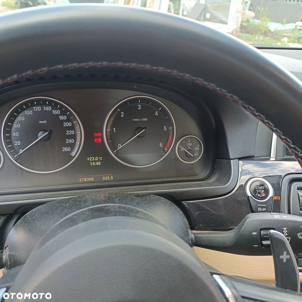 BMW Seria 5 530d xDrive - 7