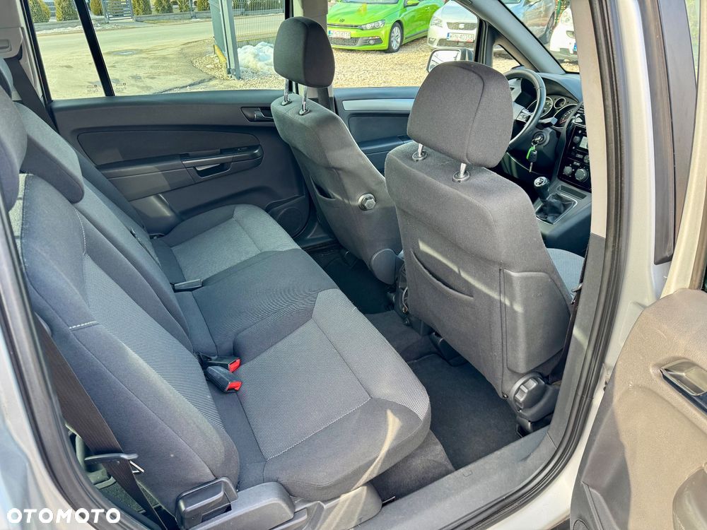 Opel Zafira - 17