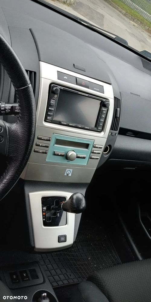 Toyota Corolla Verso - 5