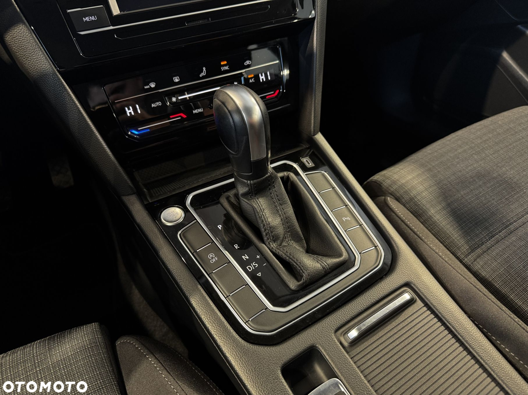 Volkswagen Passat - 25