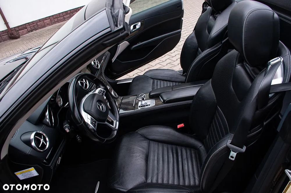 Mercedes-Benz SL - 23