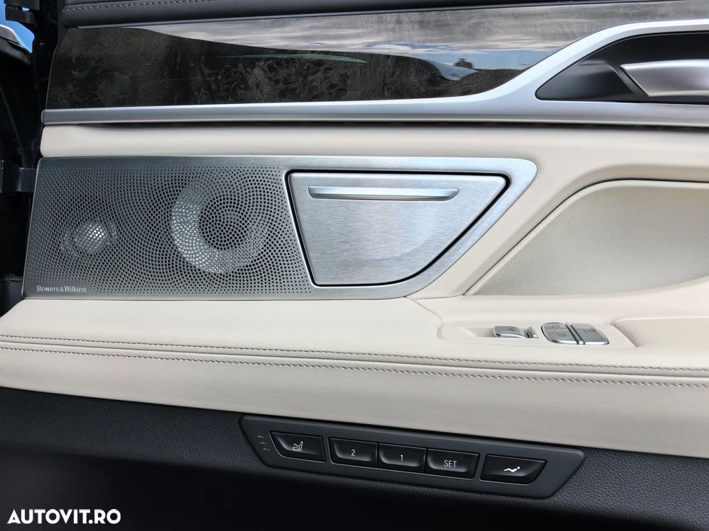 BMW Seria 7 750Ld xDrive - 32