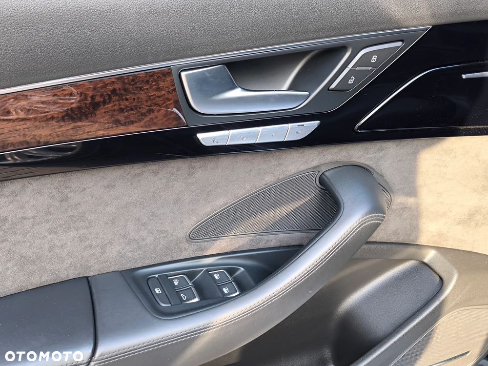 Audi A8 - 26