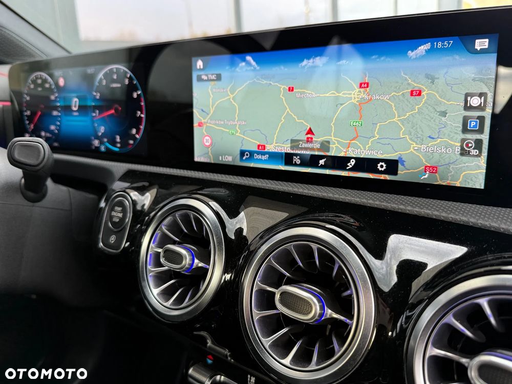 Mercedes-Benz CLA 180 7G-DCT AMG Line - 14