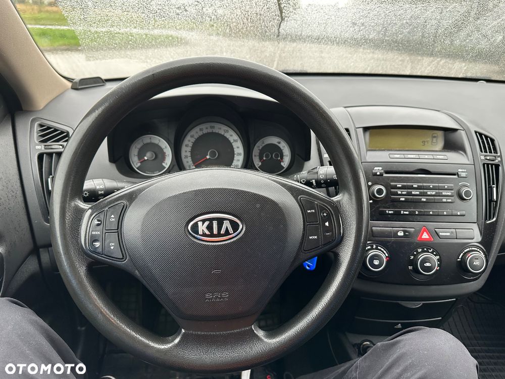 Kia Ceed Cee'd 1.4 Comfort - 22