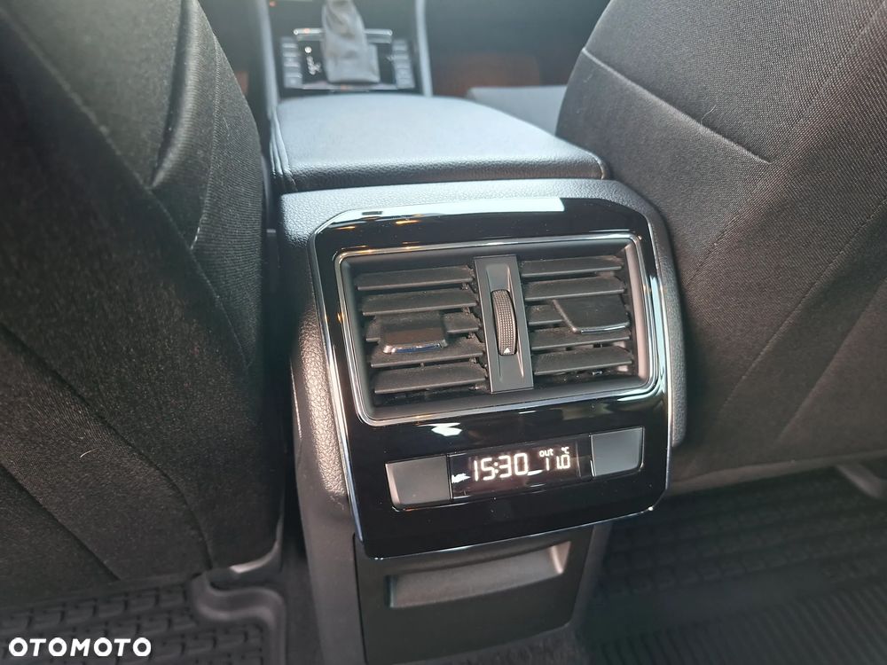 Skoda Superb 2.0 TDI SCR Ambition DSG - 31