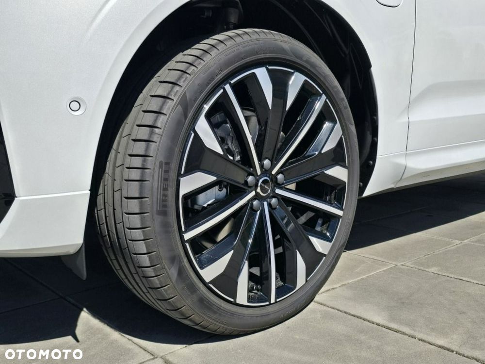 Volvo XC 60 T8 Plug-In Hybrid AWD Ultra Dark - 23
