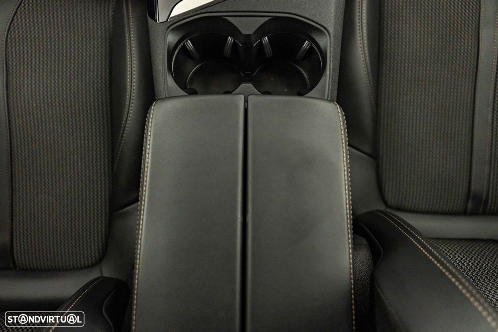 Peugeot 3008 1.6 Hybrid4 GT e-EAT8 - 24