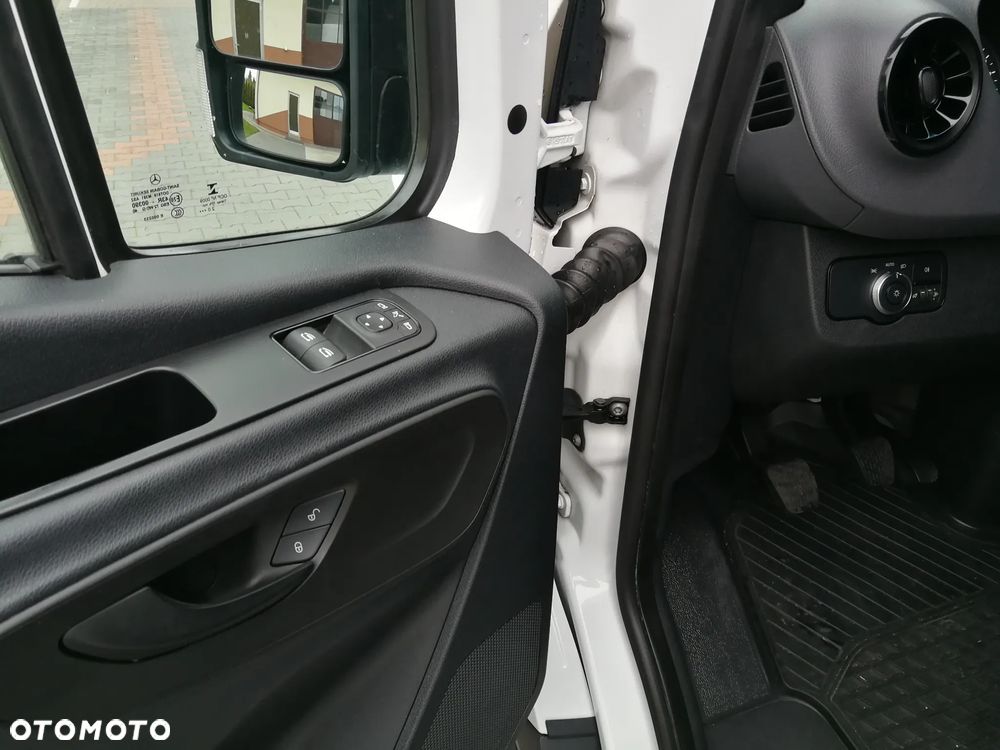 Mercedes-Benz Sprinter - 15