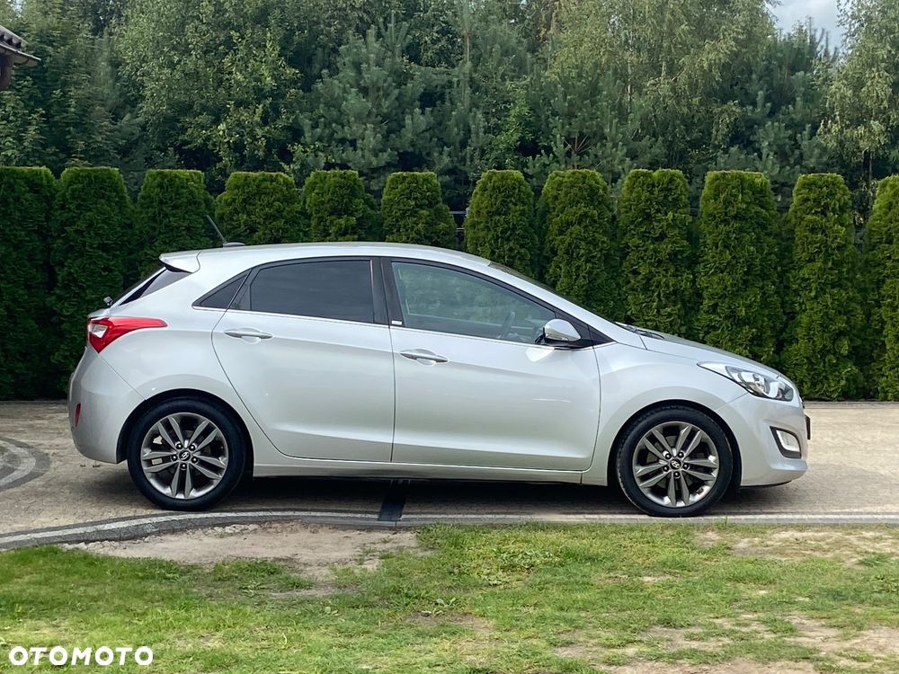 Hyundai i30 blue 1.6 CRDi DCT Passion - 4
