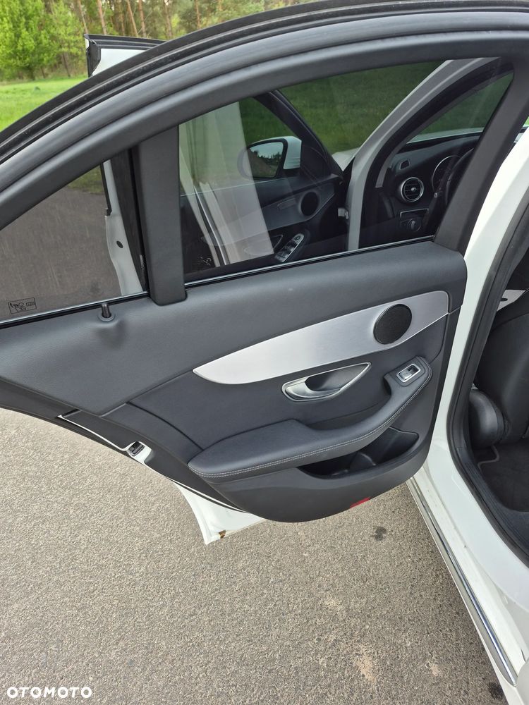 Mercedes-Benz Klasa C 220 d 4MATIC 9G-TRONIC - 30