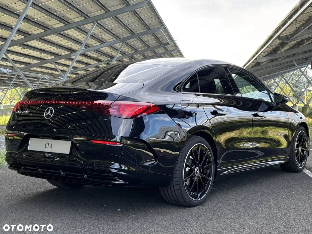 Mercedes-Benz CLA - 4