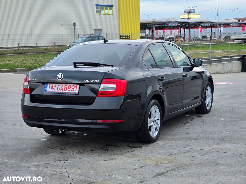 Skoda Octavia 2.0 TDI DSG Clever - 3