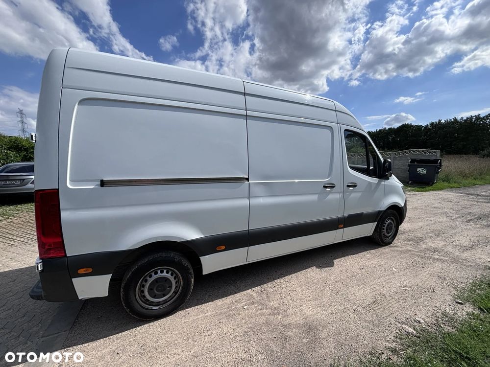 Mercedes-Benz Sprinter - 4