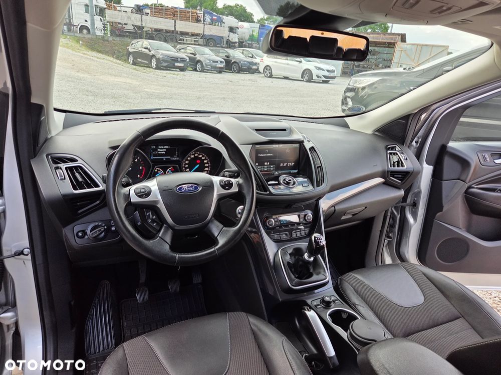 Ford Kuga 2.0 TDCi 2x4 Titanium - 17