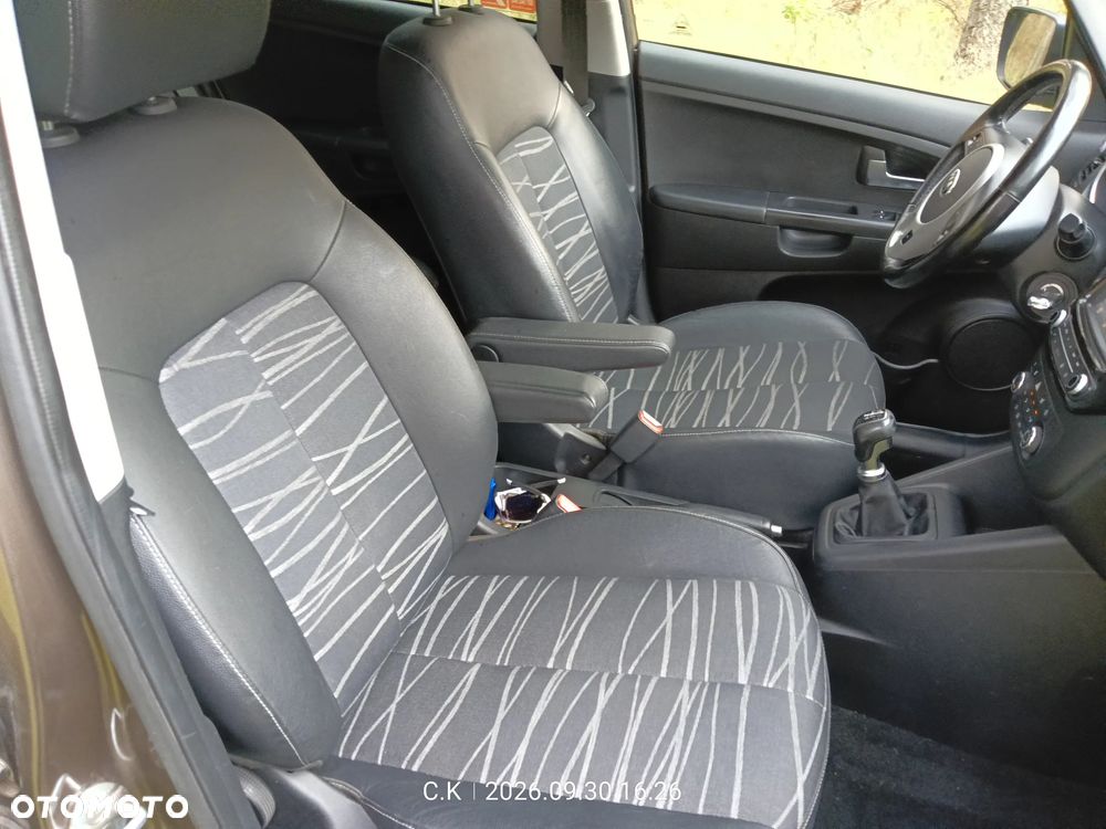 Kia Venga 1.4 Business Line - 15