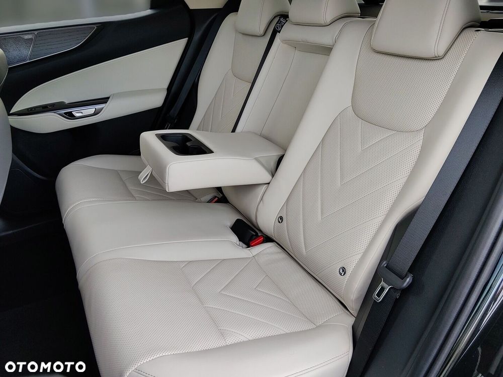 Lexus NX 350h Omotenashi AWD - 14