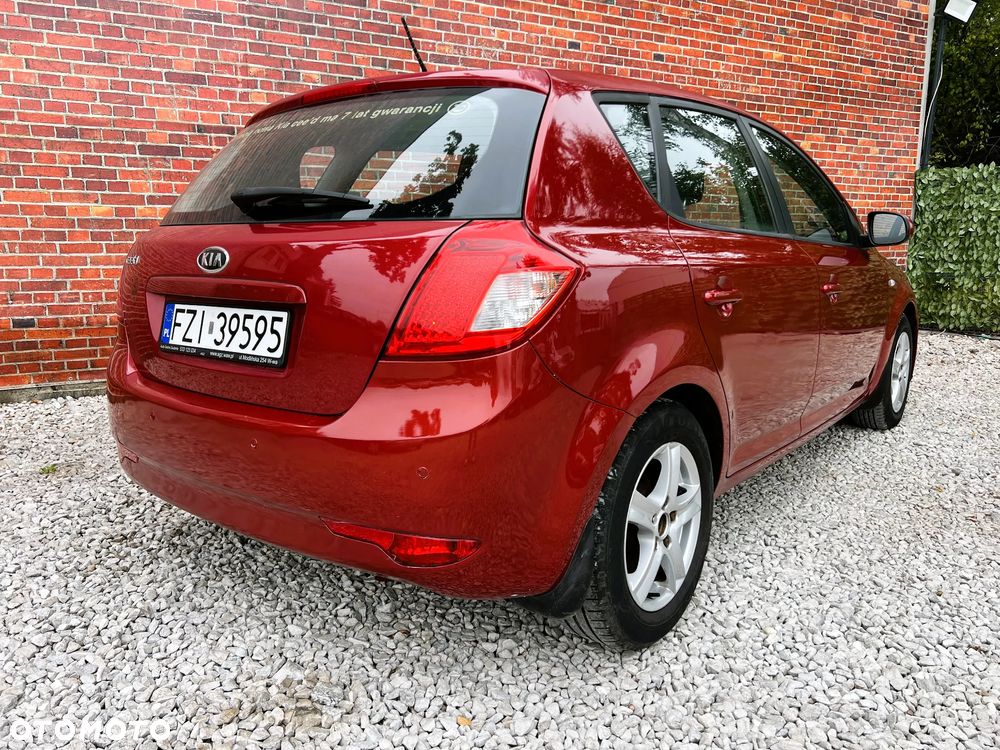 Kia Ceed - 6