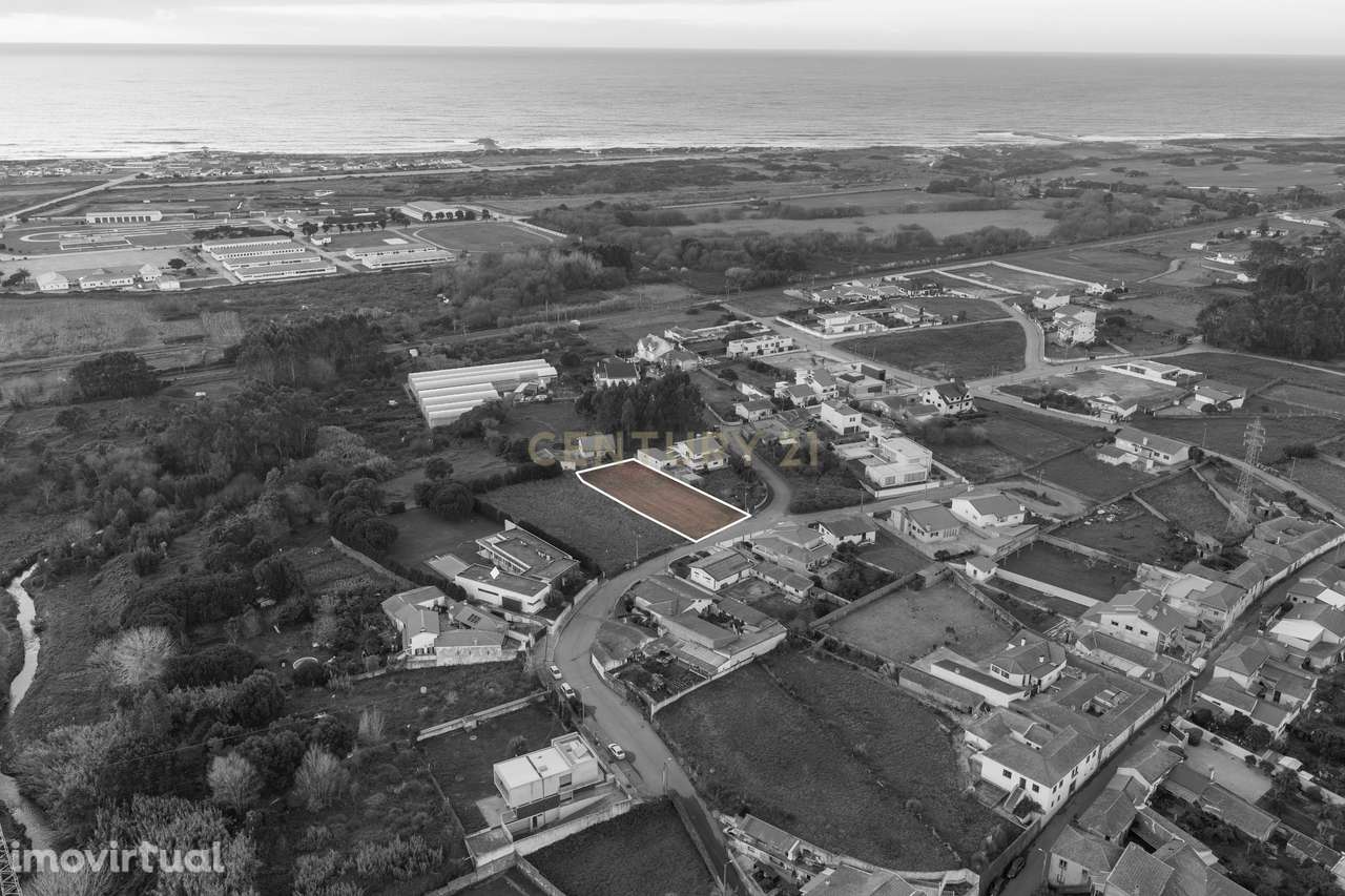 Terreno Urbanizável para moradia de 4 frentes em Paramos-Espinho - Grande imagem: 5/14