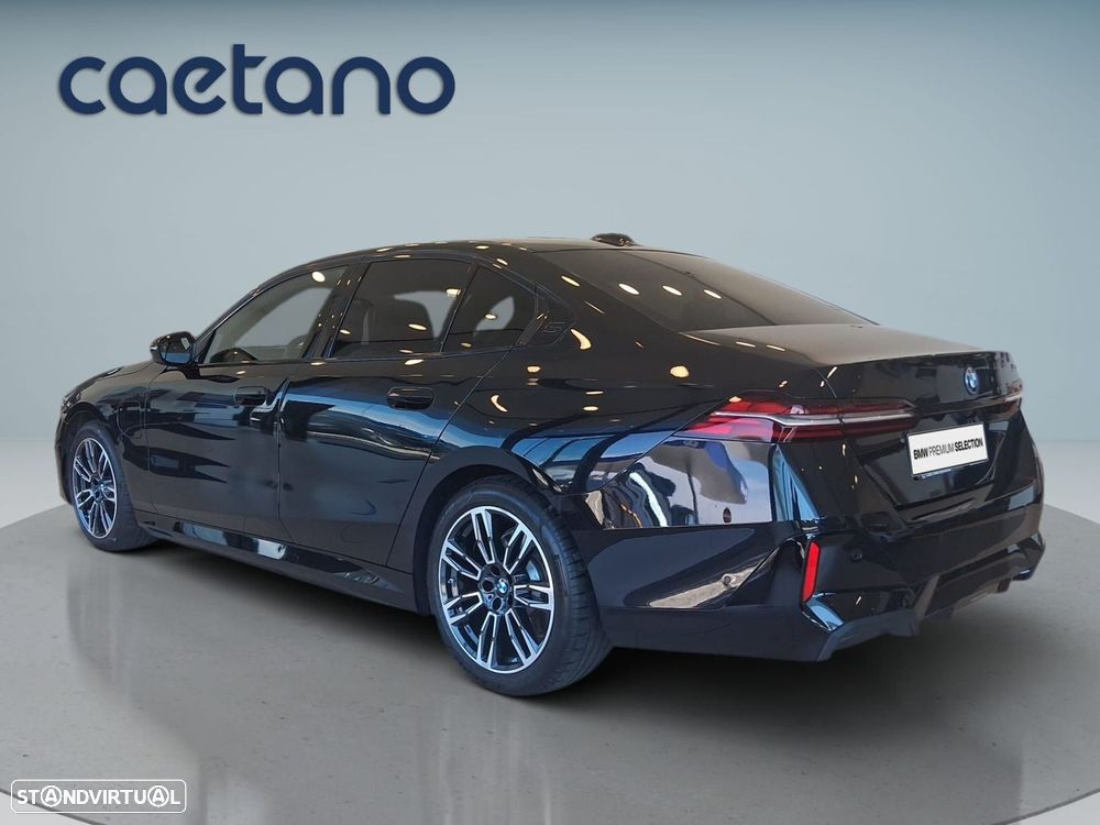 BMW 530 e Pack Desportivo M — fotografia 7