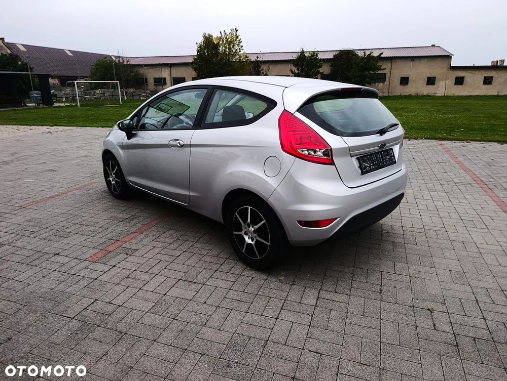 Ford Fiesta 1.25 Ambiente - 2
