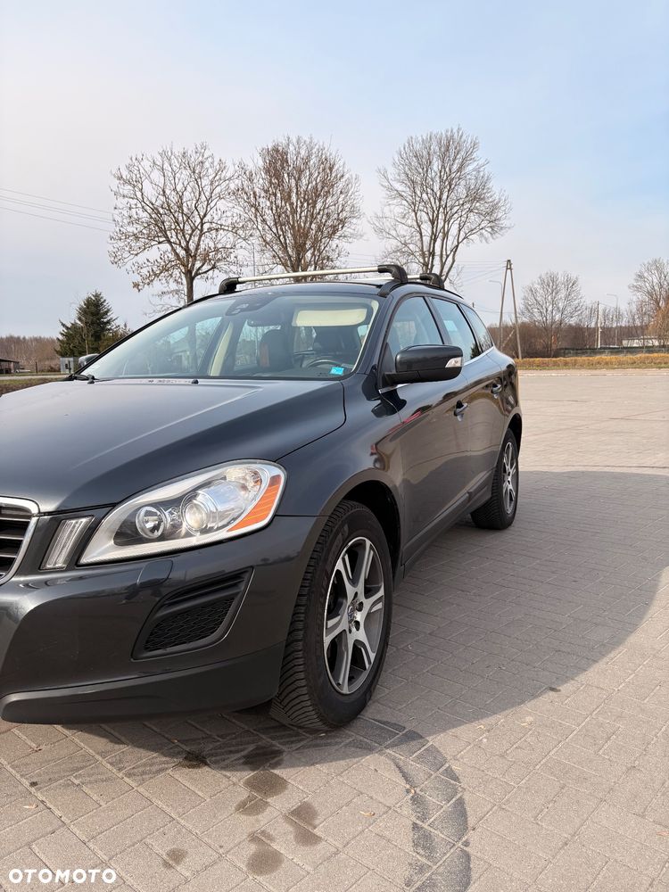 Volvo XC 60 D5 AWD Momentum - 2