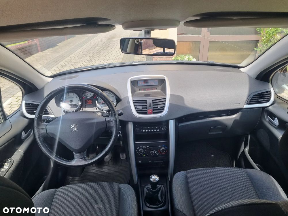 Peugeot 207 1.4 Presence Grand Prix - 16