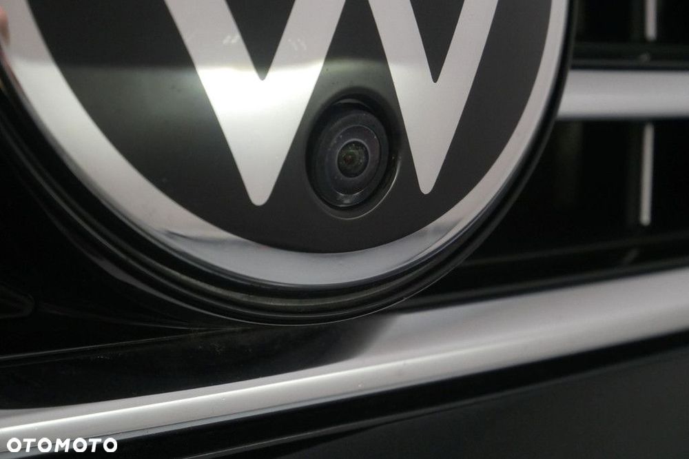 Volkswagen Passat - 21