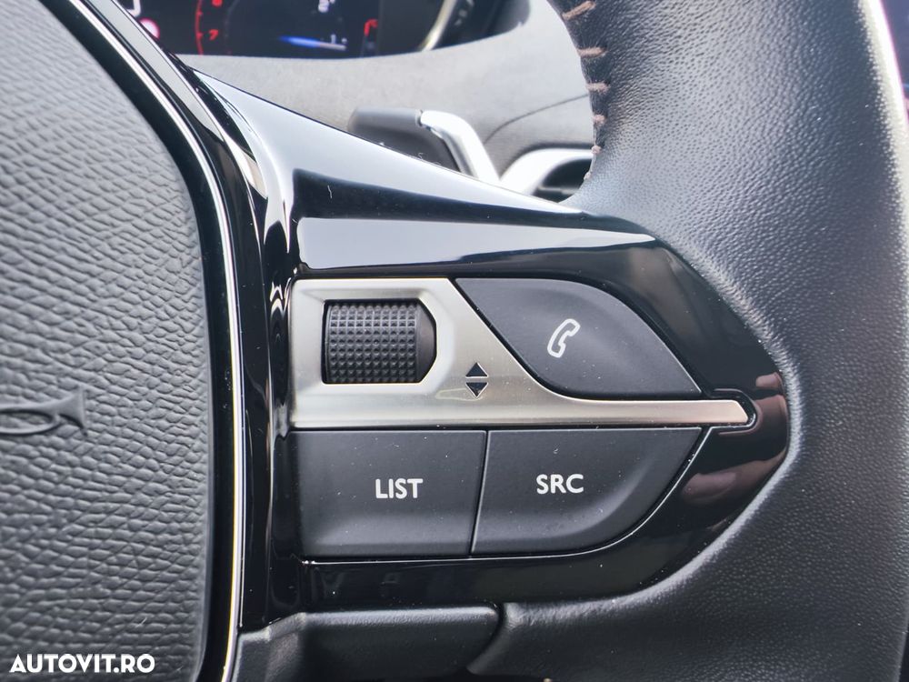 Peugeot 3008 1.2 PureTech Turbo S&S EAT8 Active - 24