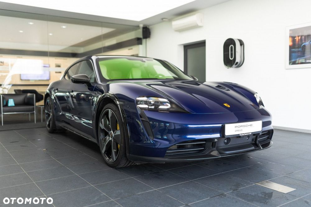 Porsche Taycan Turbo S Cross Turismo - 4